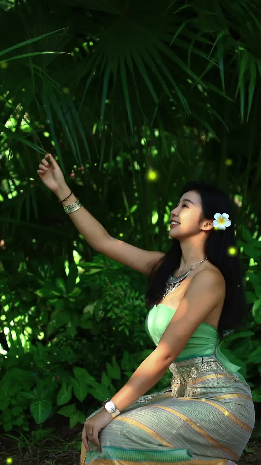 张曼源这身傣族装扮好看吗？?