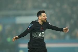 世界波！梅西远射破门当选法甲11月最佳进球