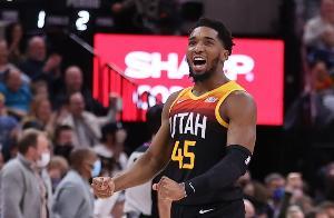 爵士队记：米切尔因病缺席了今日全明星正赛队伍的训练
