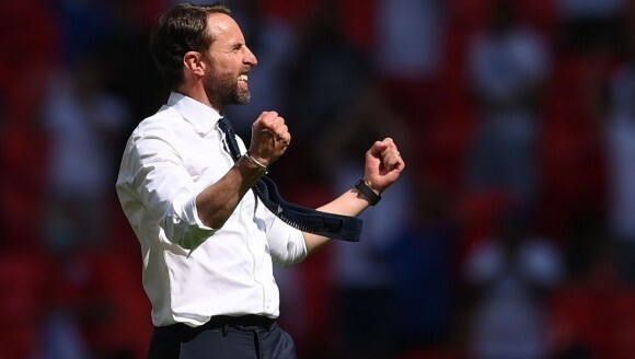 【伊斯灵顿战术室】4-3-3之战英格兰胜出，边锋前腰的灵动换位