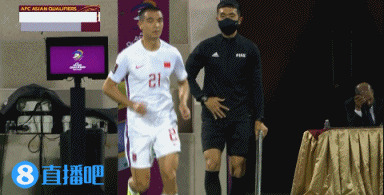 国足vs阿曼第61分钟第三次换人，刘彬彬换下张玉宁