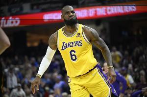 NBA三月共有7位球员在9场比赛中砍下50+ 1962年12月以来最多